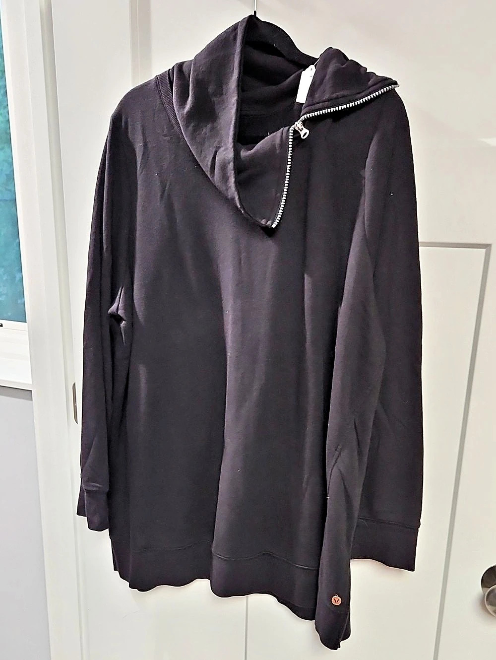 LIVI Women's Black Hoodie Size Large NWT